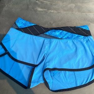 Lululemon Speed Up Shorts Blue size 4